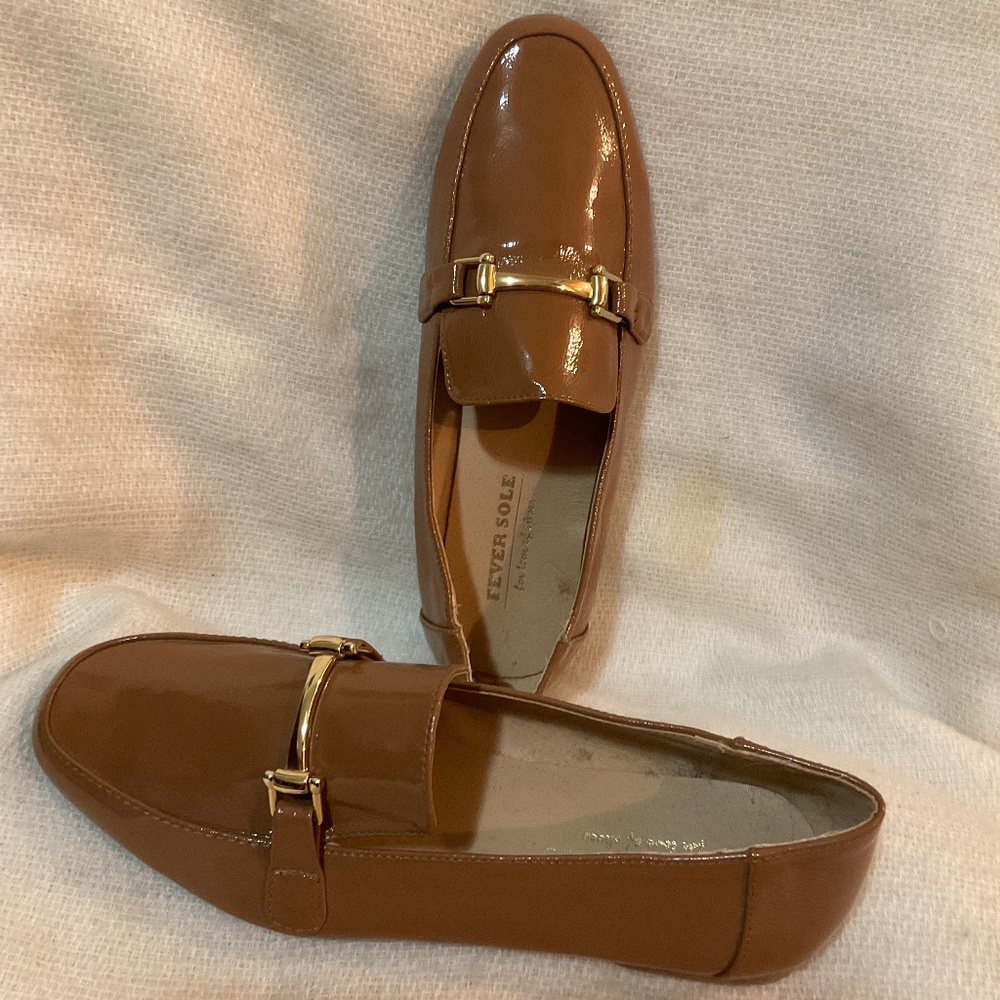 Fever Sole Nude Caramel Tan Patent Loafers Women’s EUR Sz 37 Gold Tone Buckle